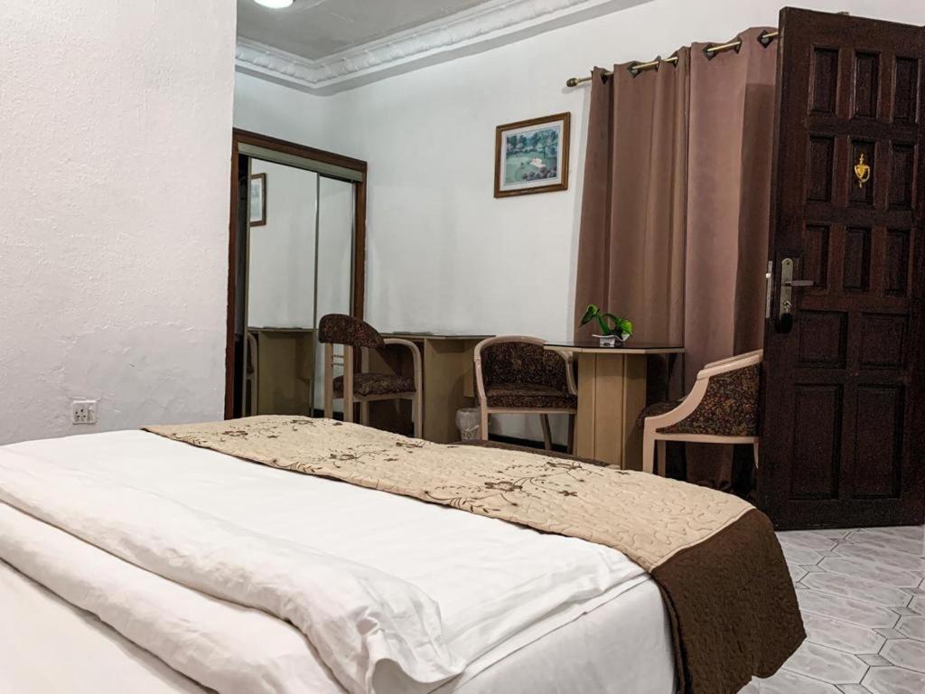 Hill View Hotel West Airport Akra Dış mekan fotoğraf