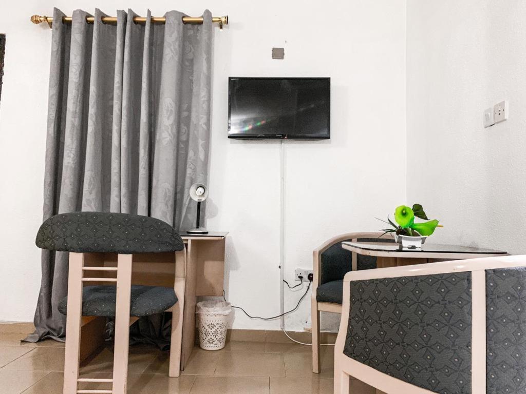 Hill View Hotel West Airport Akra Dış mekan fotoğraf
