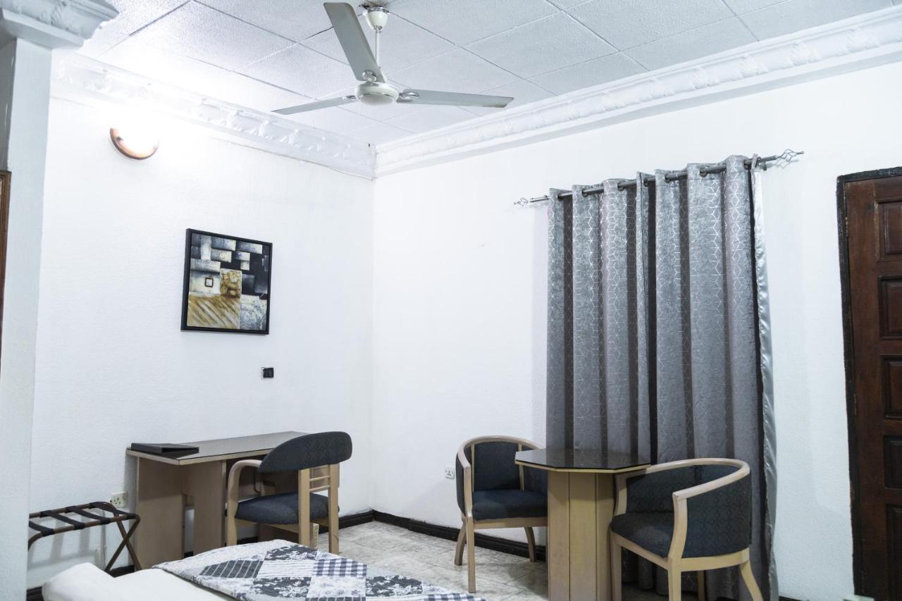 Hill View Hotel West Airport Akra Dış mekan fotoğraf