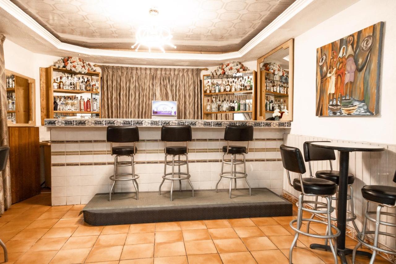 Hill View Hotel West Airport Akra Dış mekan fotoğraf